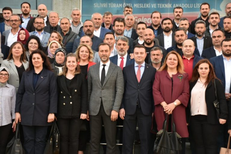 BAŞKAN YILMAZ AK PARTİ TEŞKİLATINI AĞIRLADI