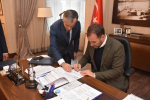 BAŞKAN YILMAZ, İLK İSKÂN İMZASINI OKUL İÇİN ATTI