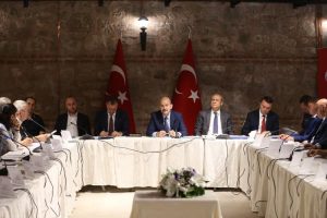 Soylu Silivri’de muhtarlarla bir araya geldi