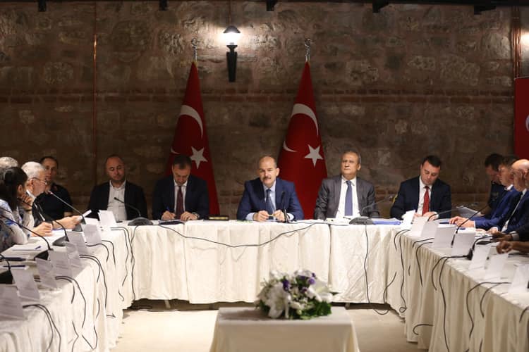 Soylu Silivri’de muhtarlarla bir araya geldi