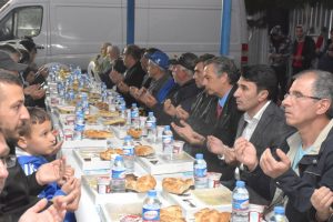 BÜYÜKÇAVUŞLU GÖNÜL SOFRASI’NDA ORUÇ AÇTI