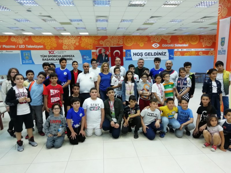 SATRANÇ TURNUVASINDA KIYASIYA YARIŞ