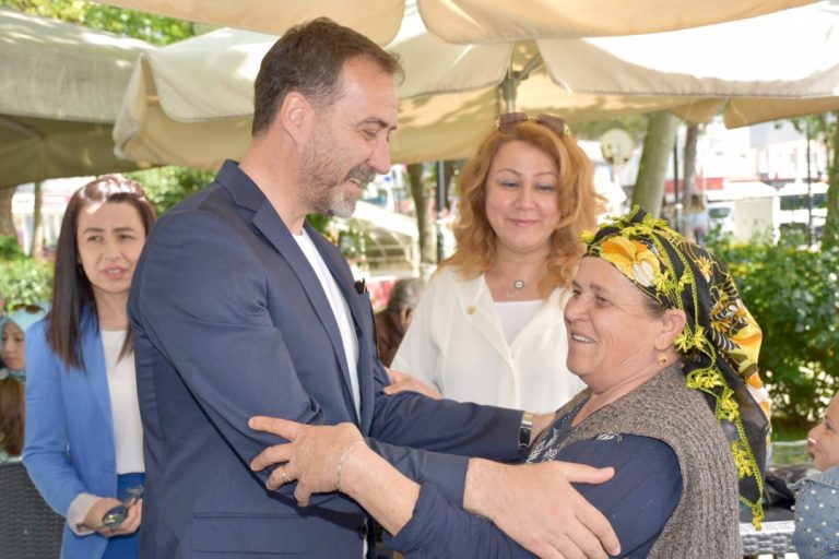 BAŞKAN YILMAZ ANNELERİ UNUTMADI