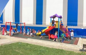 ÇOCUKLAR OYUN PARKINA KAVUŞTU