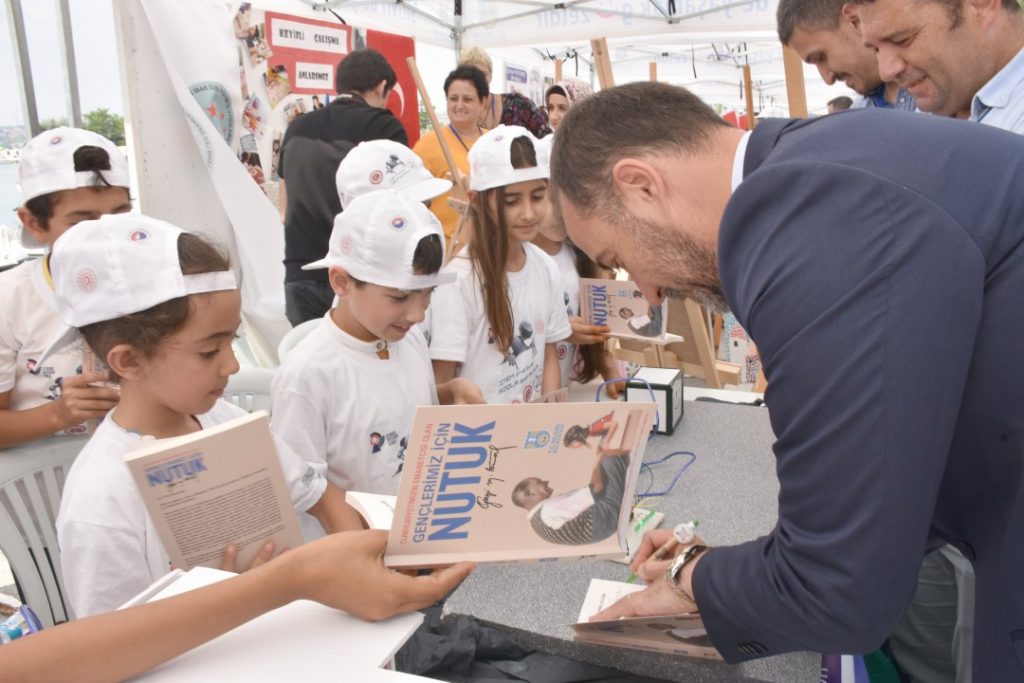 BİLİM ŞENLİĞİNE KATILAN ÖĞRENCİLERE NUTUK