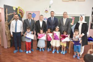 MİNİKLERİN KARNE HEYECANINA ORTAK OLDULAR