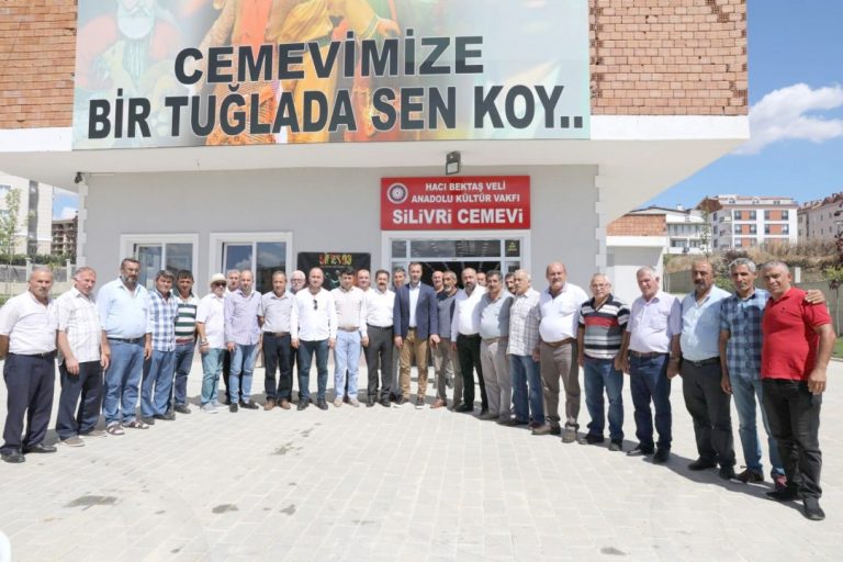 BAŞKAN YILMAZ CEMEVİ’NDE DÜZENLENEN PROGRAMA KATILDI