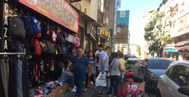 OKUL ALIŞVERİŞİ TELAŞI BAŞLADI