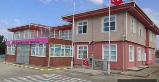 Deprem dolayısı ile zarar gören Anaokulu mühürlendi