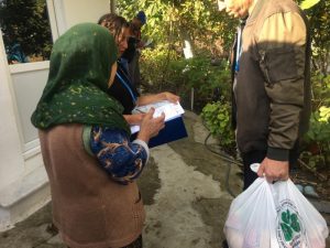 GIDA BANKASI EKİPLERİ KÖY KÖY ERZAK ULAŞTIRIYOR