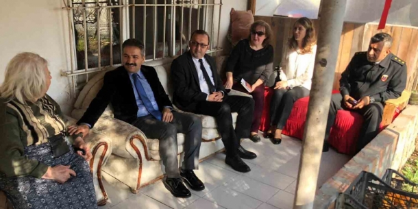 KAYMAKAM ŞEHİT VE YARDIMA MUHTAÇ AİLELERİ ZİYARET ETTİ