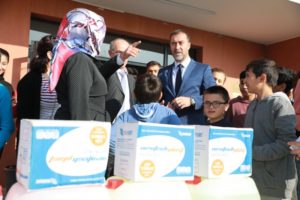 BELEDİYEDEN OKULLARA TEMİZLİK MALZEMESİ DESTEĞİ