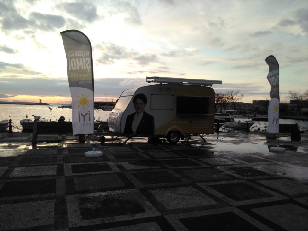 İYİ Parti Karavanı Silivri sahilinde