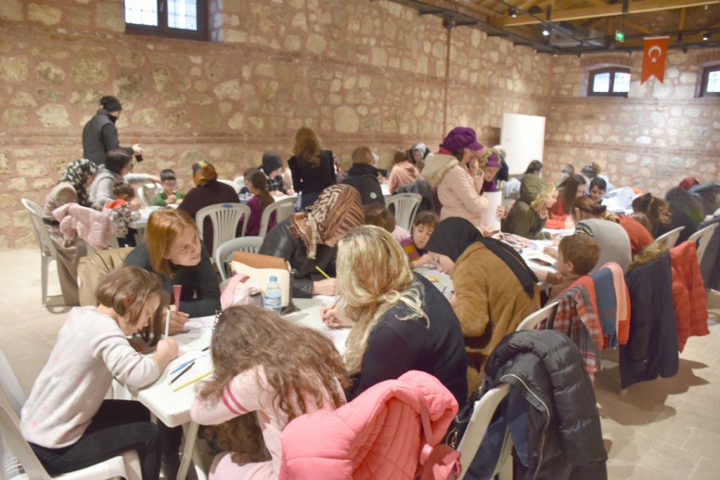 BELEDİYENİN ANNE ÇOCUK ATÖLYELERİ DEVAM EDİYOR