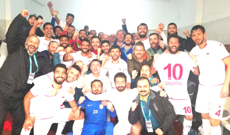 Çatalca Belediye Başkanı soyunma odasında