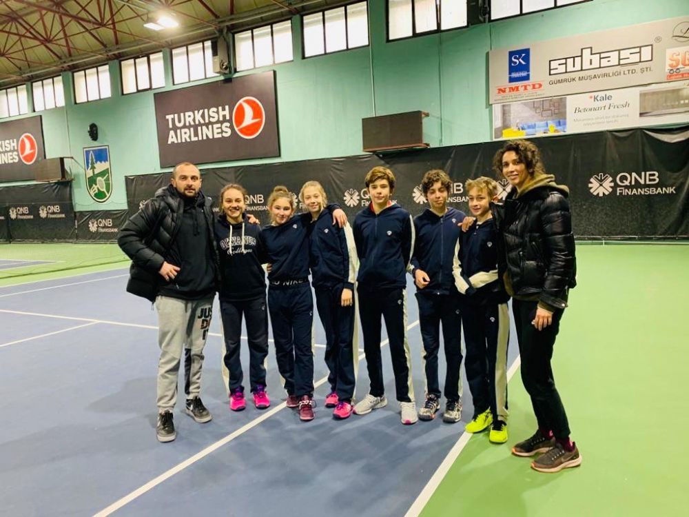 İrem Kurt ve takım arkadaşları İstanbul Şampiyonu