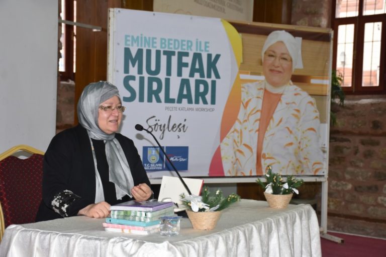 SİLİVRİLİ KADINLAR EMİNE BEDER’İN YEMEK SIRLARINI ÖĞRENDİ