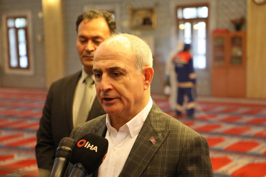 Büyükçekmece’de korona virüsüne karşı dezenfektasyon çalışmaları başlatıldı