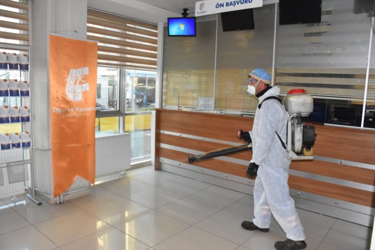 SİLİVRİ’DE DEZENFEKTE ÇALIŞMALARI ARTARAK DEVAM EDİYOR