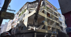 NİL APARTMANI KENTSEL DÖNÜŞÜM KAPSAMINDA YIKILDI
