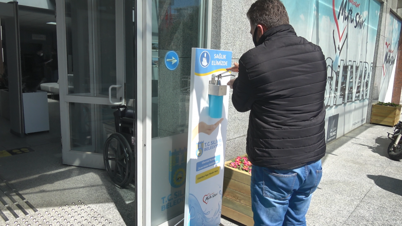 KURUM GİRİŞLERİNE MOBİL DEZENFEKTAN YERLEŞTİRİLDİ