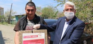 TEBRİK ÇİÇEKLERİ ERZAK OLUP AİLELERE TESLİM EDİLİYOR