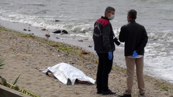 Silivri’de deniz kenarında erkek cesedi bulundu