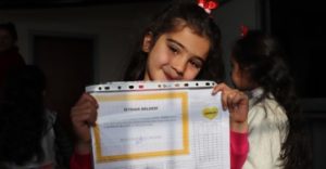 Bu yıl karne heyecanı da evlerde yaşanacak