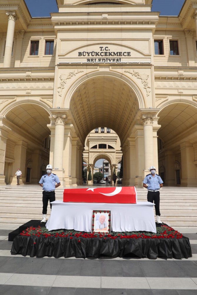 Büyükçekmece eski belediye başkanı Ali Çebi, son yolcuğuna uğurlandı