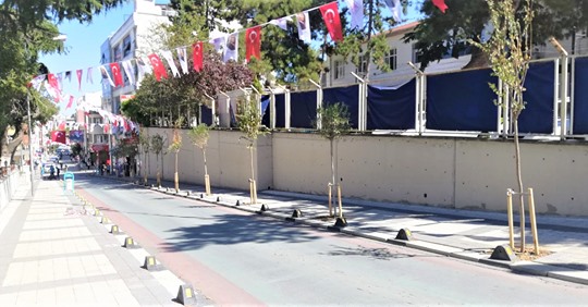 Çatalca Rengârenk Çiçeklerle ve Ağaçlarla Donatılıyor