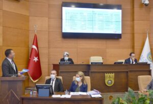 YILMAZ, “10 YILLIK YÖNETİMİNİZDE HİÇ ARTI BÜTÇE GÖRDÜNÜZ MÜ?”