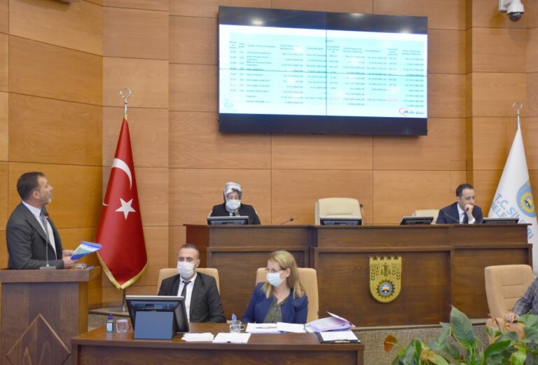 YILMAZ, “10 YILLIK YÖNETİMİNİZDE HİÇ ARTI BÜTÇE GÖRDÜNÜZ MÜ?”