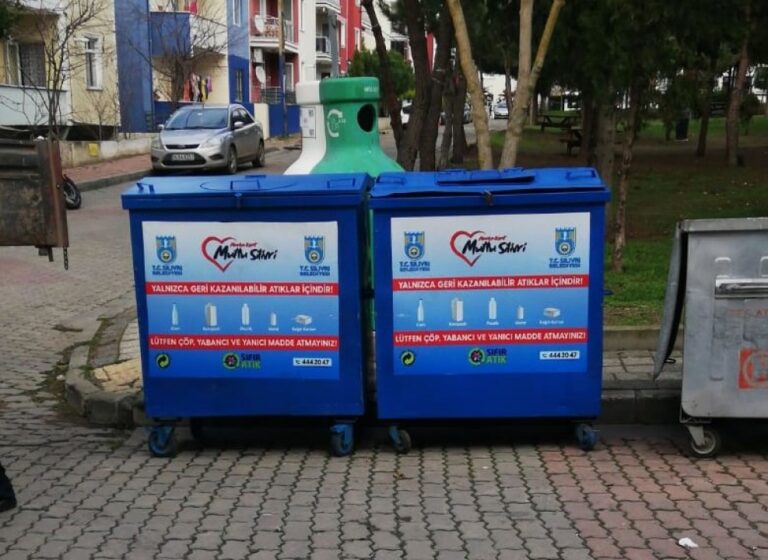 GERİ DÖNÜŞÜM KONTEYNERLERİ YENİLENDİ