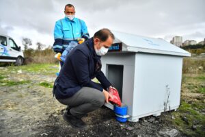 BEYLİKDÜZÜ’NE KIŞ KOŞULLARINA UYGUN KULÜBELER YERLEŞTİRİLDİ