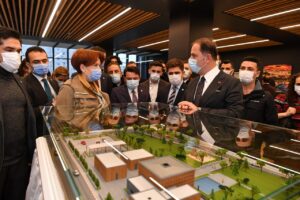 MERAL AKŞENER’DEN BEYLİKDÜZÜ’NE ZİYARET