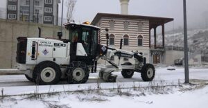 BAŞKAN MESUT ÜNER KAR EKİPLERİNİ TEYAKKUZA GEÇİRDİ