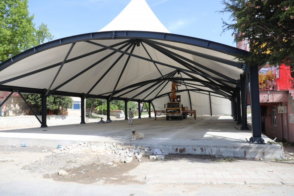 KAPALI PAZAR YERLERİ HIZLA İLERLİYOR