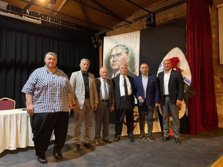 EREN YENİDEN MUHTARLARIN BAŞKANI