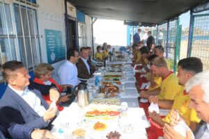 CANKURTARANLARLA KAHVALTIDA BULUŞAN İMAMOĞLU: “SALDIRIYI KINIYORUZ”