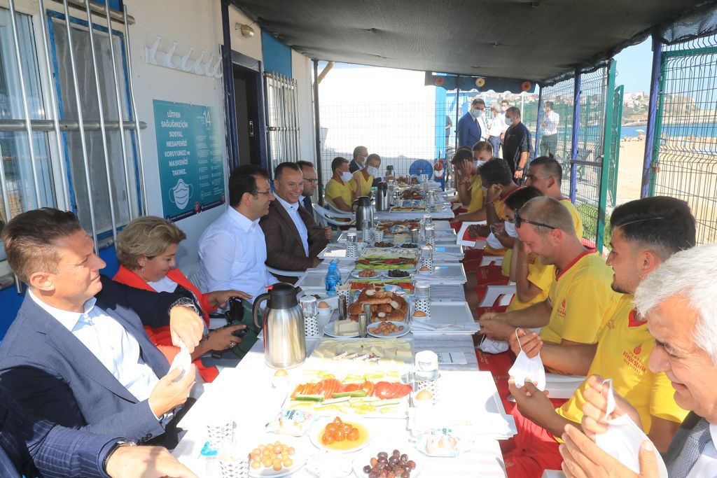 CANKURTARANLARLA KAHVALTIDA BULUŞAN İMAMOĞLU: “SALDIRIYI KINIYORUZ”