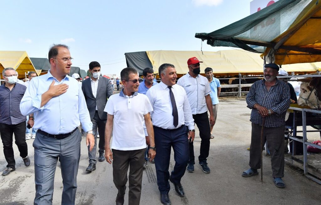 ÇALIK: KURBAN BAĞIŞLARINIZI İHTİYAÇ SAHİPLERİNE ULAŞTIRIYORUZ