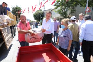 SİLİVRİ’DE ÇİFTÇİLER TOHUMLUK ARPA SEVİNCİ YAŞADI