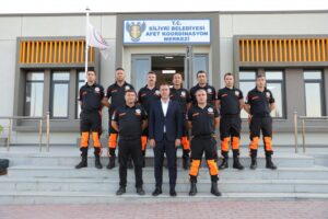 SİLİVRİ BELEDİYESİ AFET BÖLGESİNDE MÜCADELESİNİ SÜRDÜRÜYOR