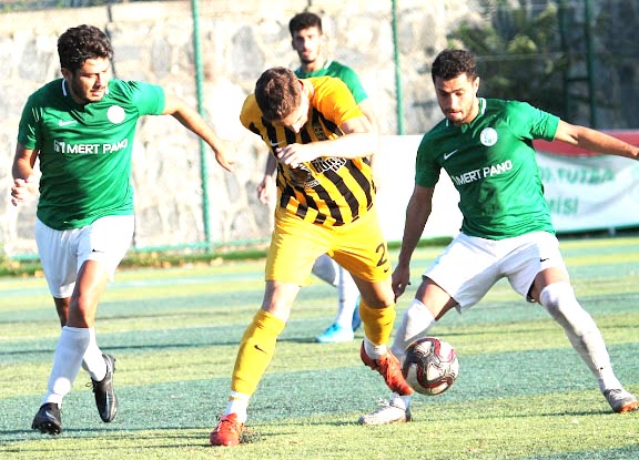 KAVACIK EVİNDE GÜLDÜ: 2-1