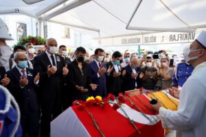 DÖRDÜNCÜ KAVUKLU FERHAN ŞENSOY, SON YOLCULUĞUNA UĞURLANDI