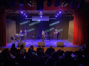 SİNEM SENNA’DAN, MUHTEŞEM KONSER