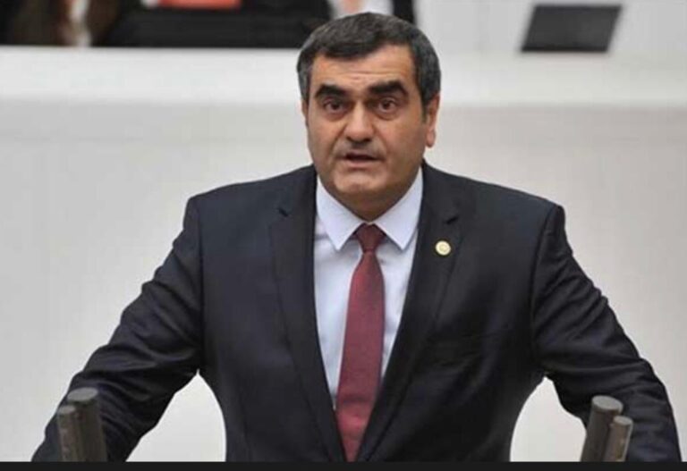 CHP’li Dr. Ali Şeker Bakan Mahmut Özer’e Özel Okul Öğretmenlerini Hatırlattı: “Özel Okullarda Çalışan Öğretmenler Tükenmenin Eşiğinde”