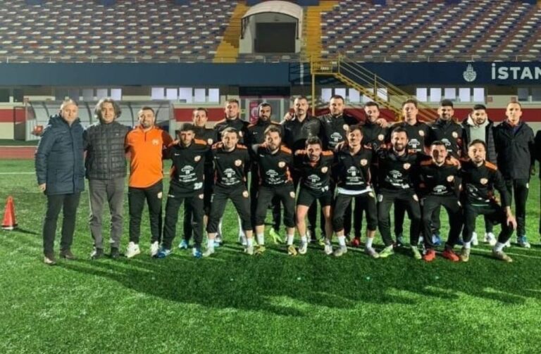 SELİMPAŞASPOR SAHAYA İNDİ