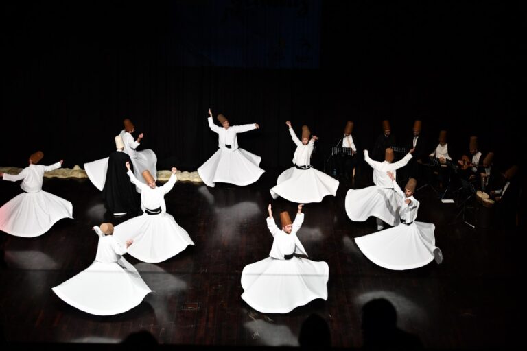 HZ. MEVLANA VUSLAT YILDÖNÜMÜNDE BEYLİKDÜZÜ’NDE ANILDI