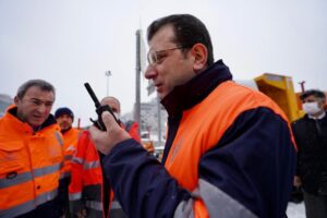 İBB, 7421 PERSONEL VE 1582 ARAÇLA SAHADA KAR MÜCADELESİ VERİYOR